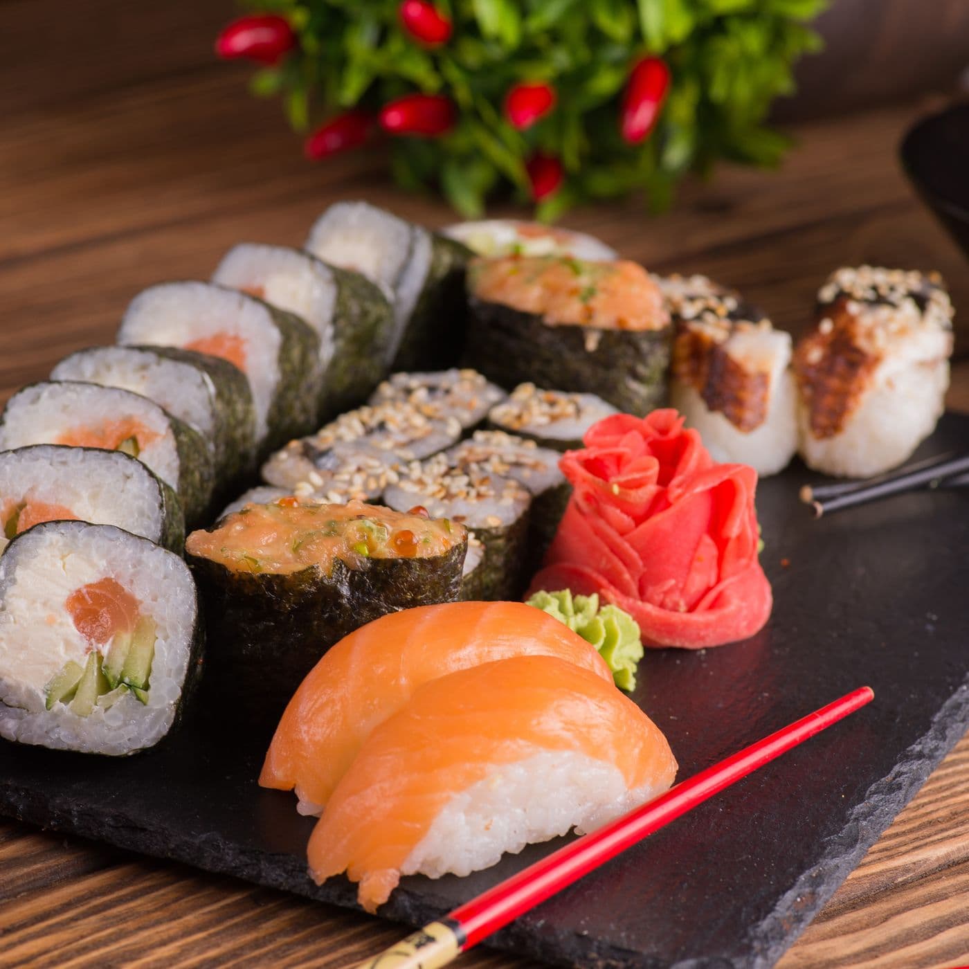 Dragon Roll & Sushi Market