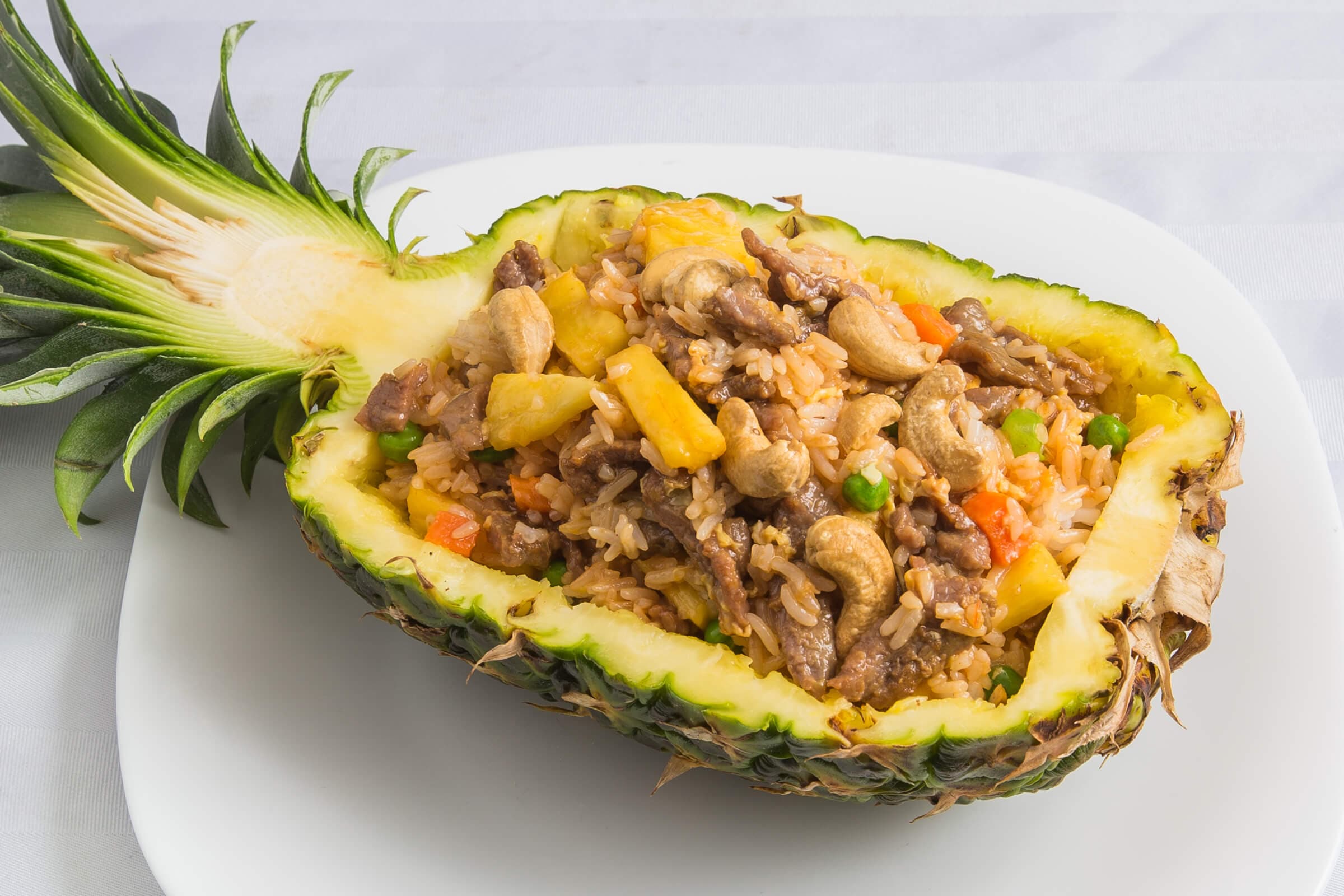 127 Pineapple Fried Rice (HALAL) 鲜菠萝炒饭