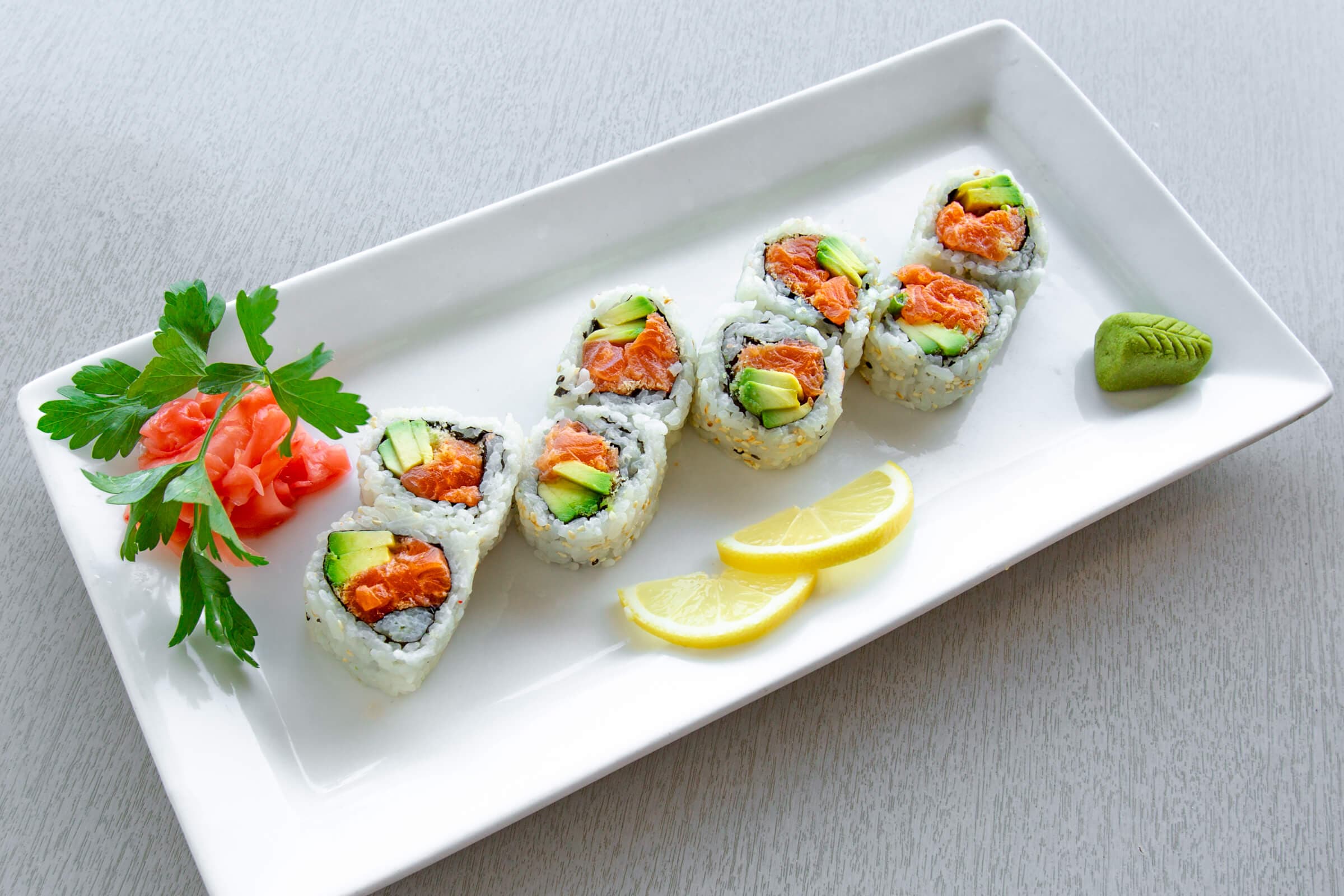 Spicy Salmon Roll (8 pcs)