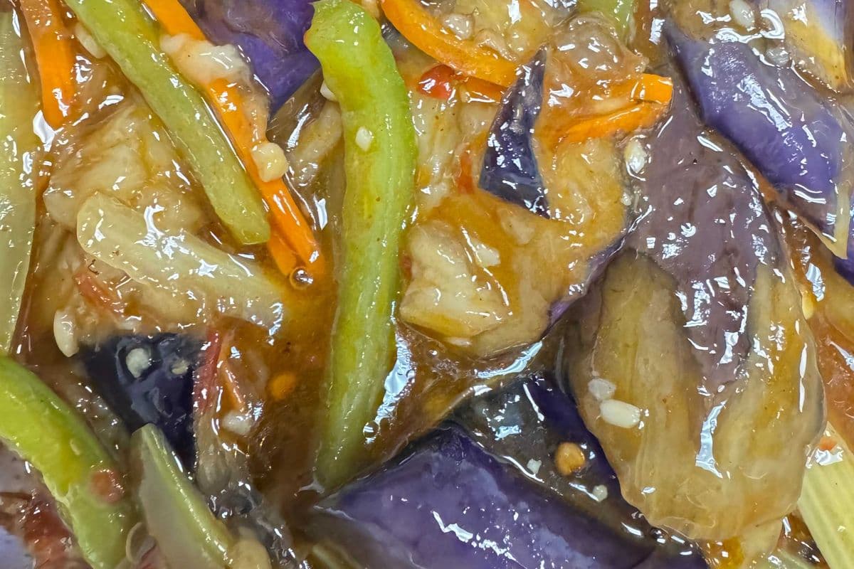 Eggplant with Garlic and Chili Sauce 鱼香茄子(纯素)