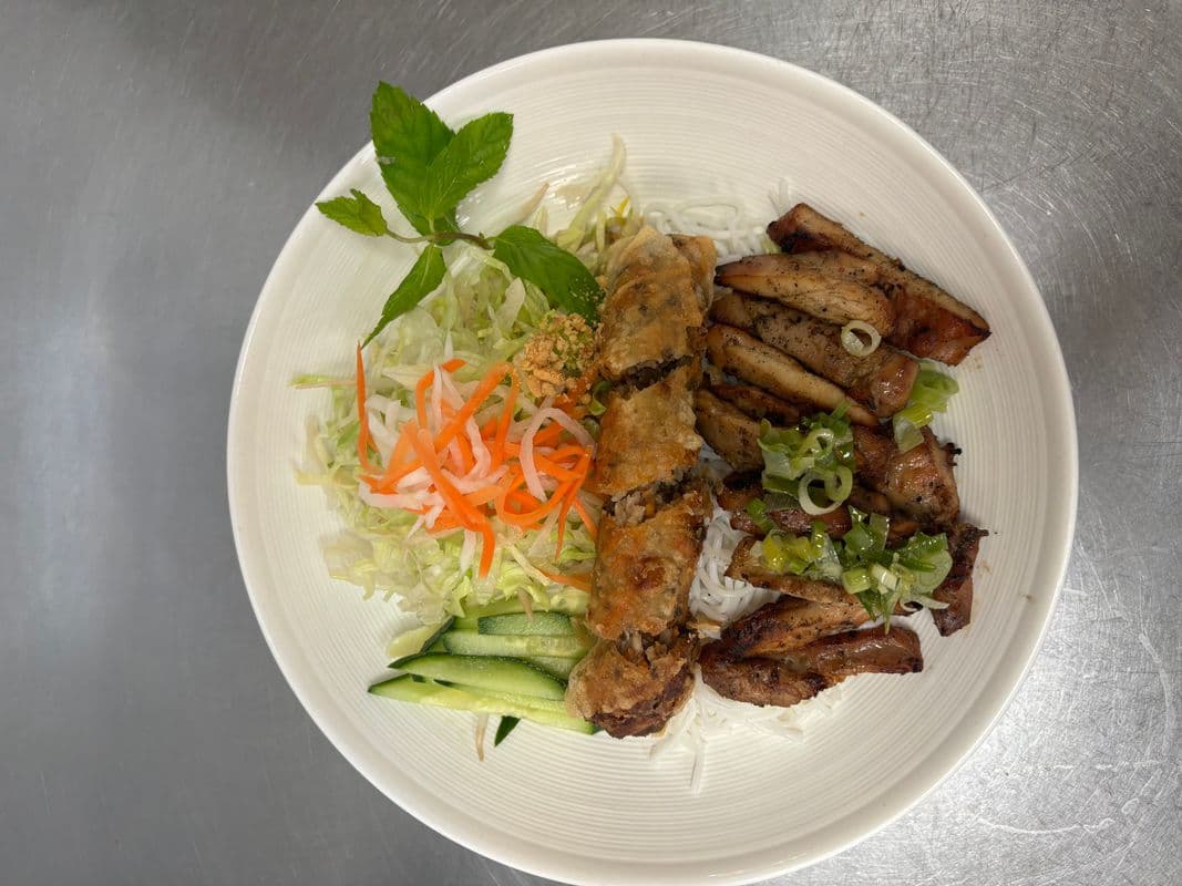 B06 Bun Cha Gio and Ga Nuong