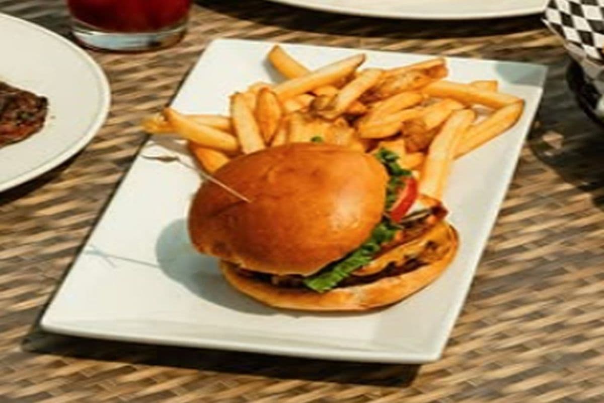 Sweet Carolina Burger (1,400 Cals)