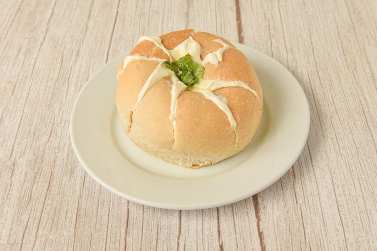 Korean Garlic Cream Cheese Bun