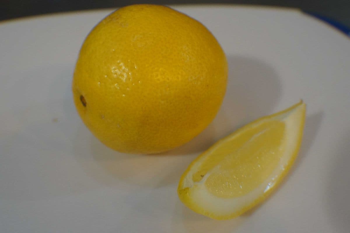 Lemon Wedges (2 oz)