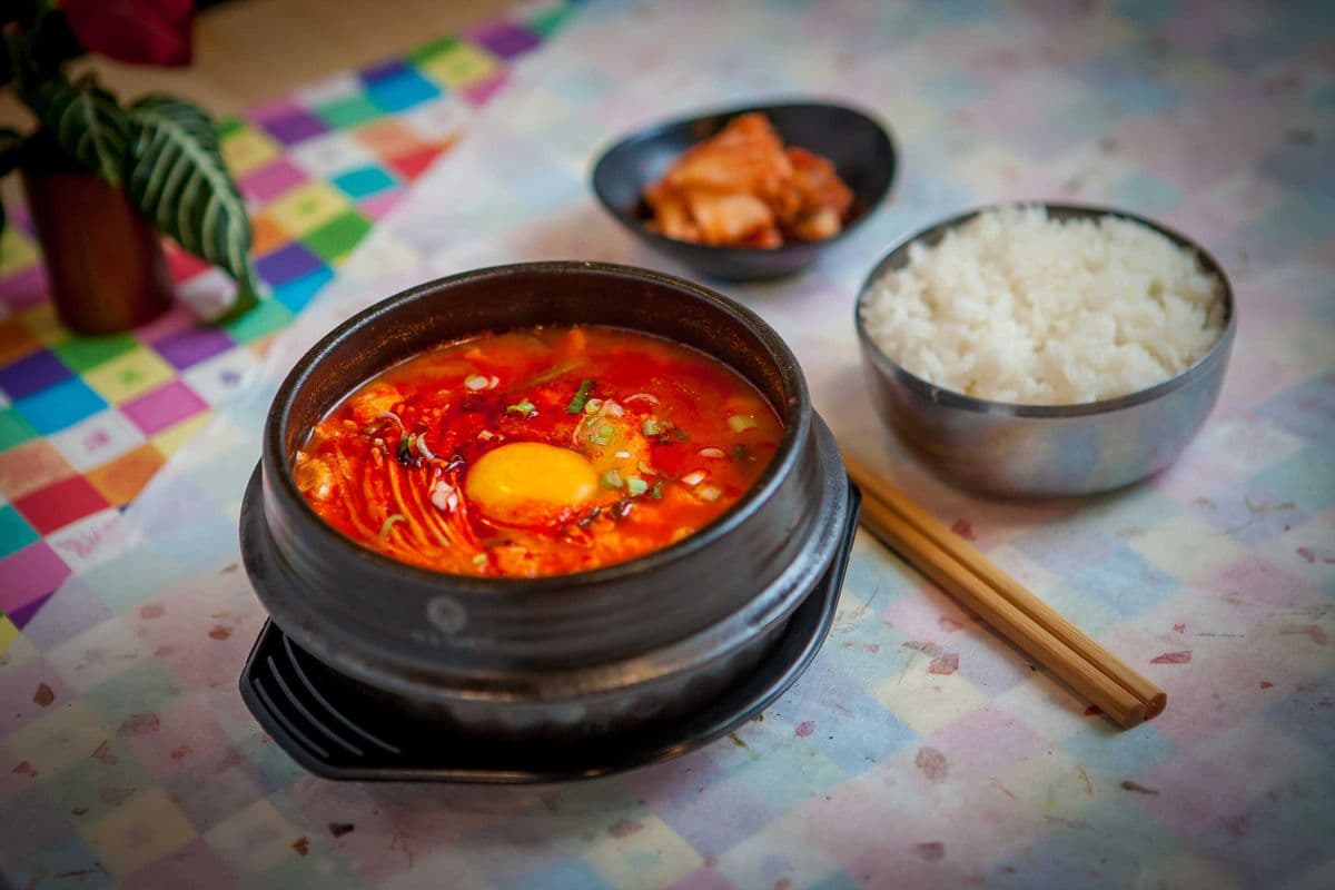 15-1. Spicy Soft Tofu Stew (Vege dumplings) /Ragoût de tofu doux (boulettes de légumes)