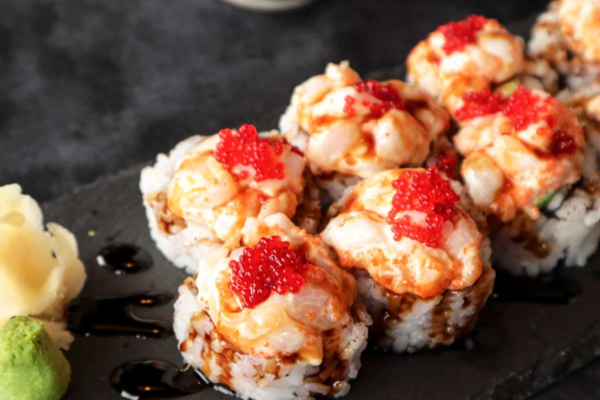 Mania Roll (8 pcs)