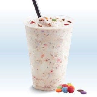 Smarties Supreme Shake / Lait frappé suprême Smarties