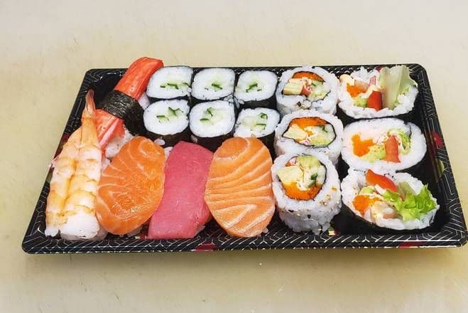 Sushi Combo C (18 morceaux / pieces)