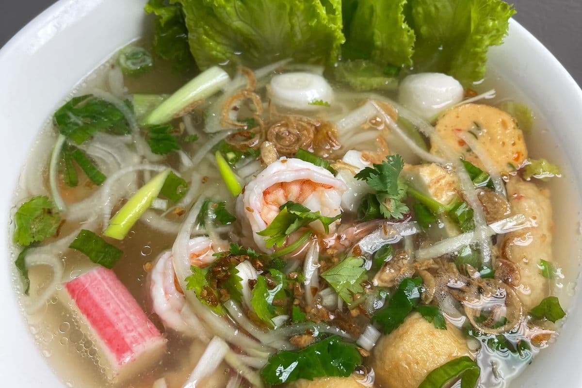302. Seafood Rice Noodle Soup