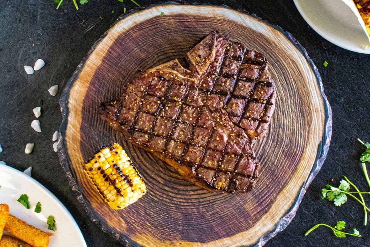 Porterhouse Steak (20 oz)