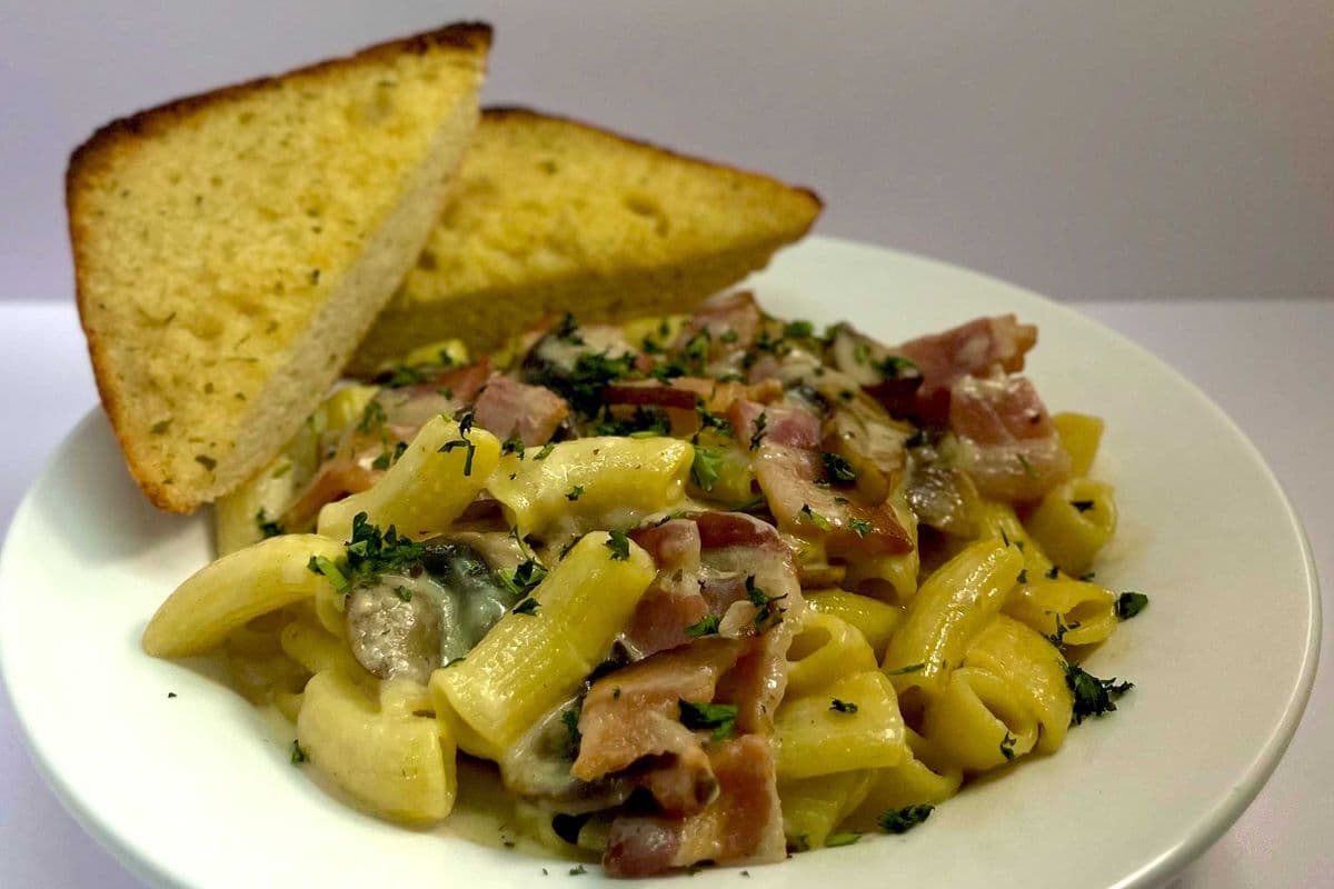Bacon & Mushroom Alfredo