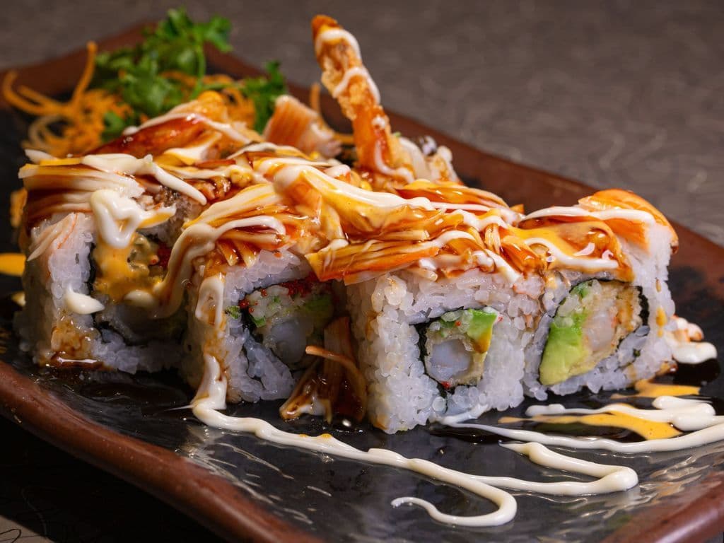House Dragon Roll (8pcs)