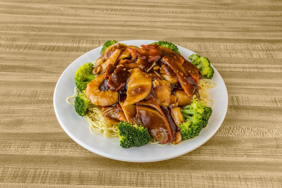 Cantonese-Style Lo Mein