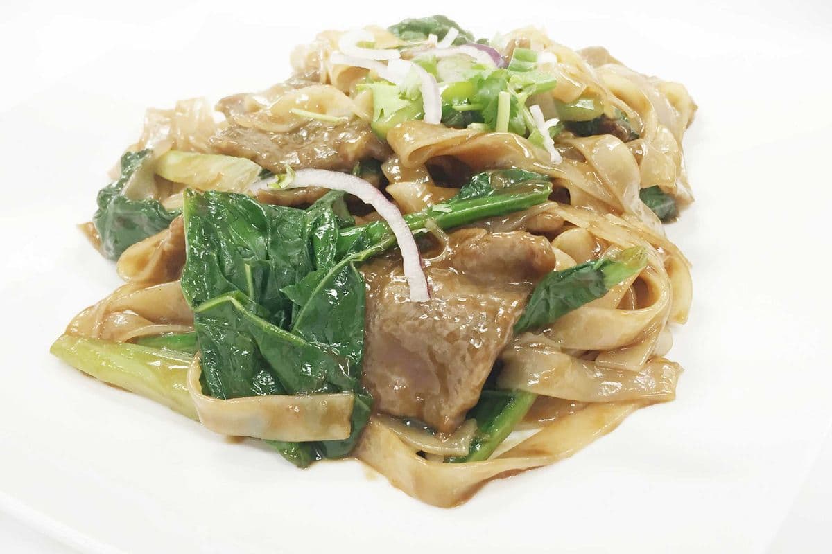 N6. Stir Fried Noodles - Beef and Chinese Broccoli