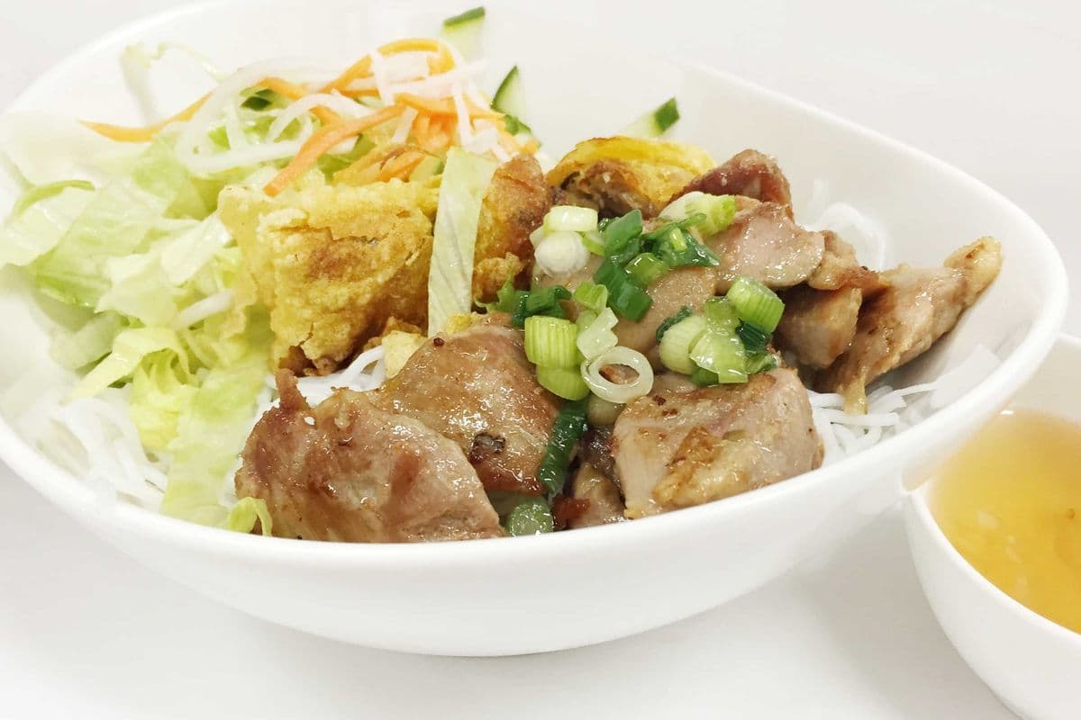 V5. Vermicelli - Grilled Chicken and Spring Roll