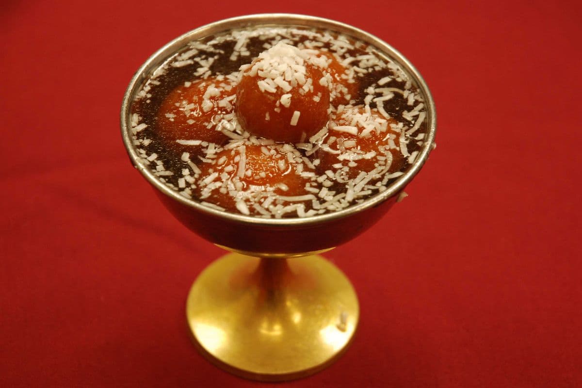 Gulab Jamun (4 pcs)