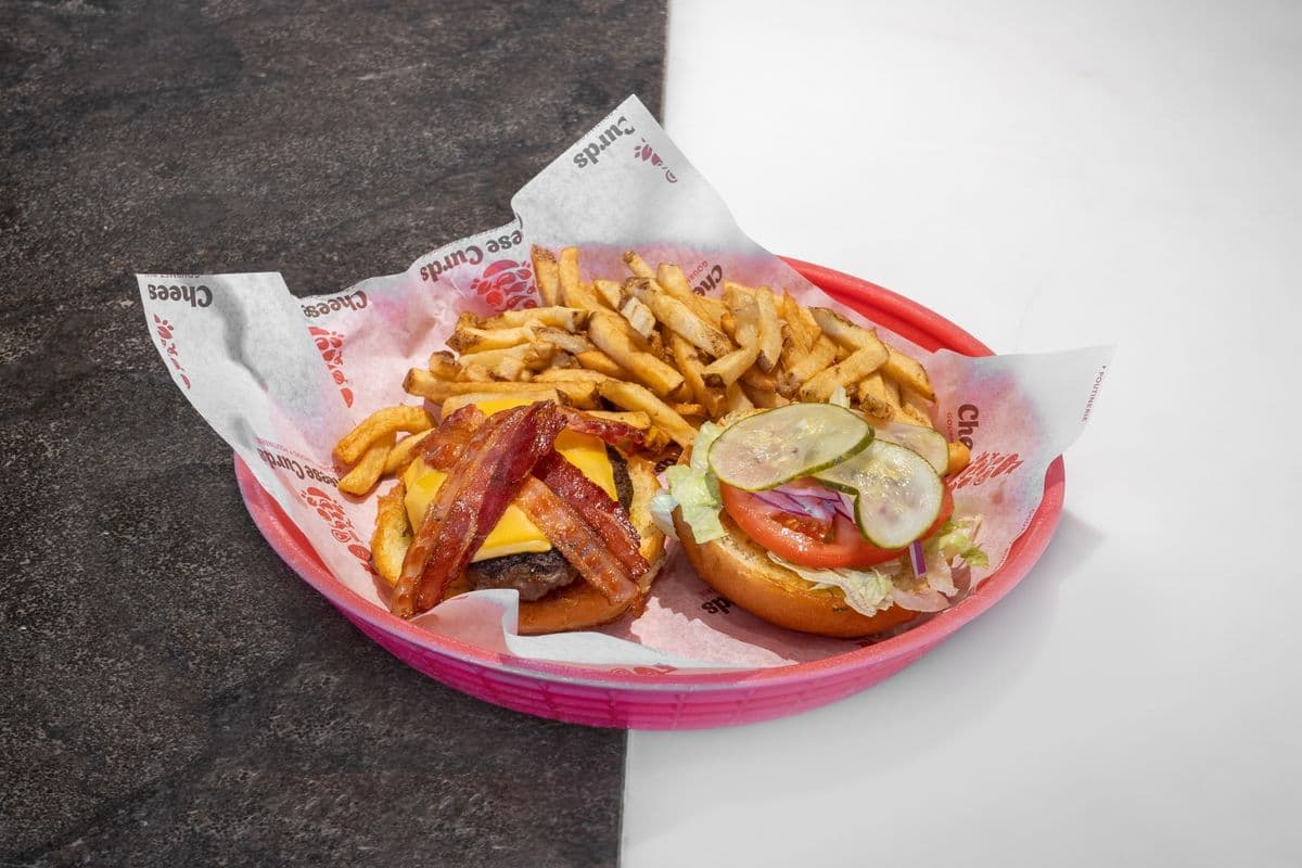 Classic Bacon Cheeseburger