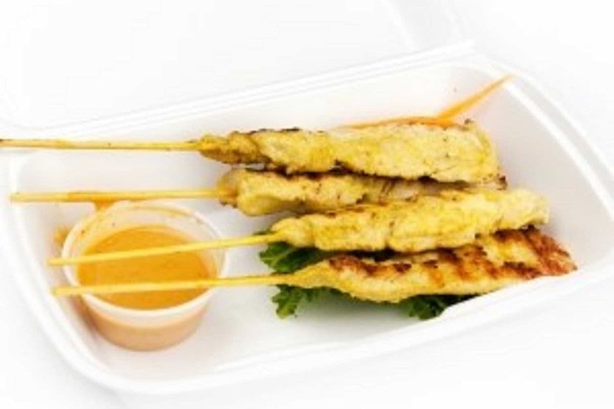 6. Chicken Satay (5 pcs) - สะเต๊ะไก่ (5 ชิ้น)