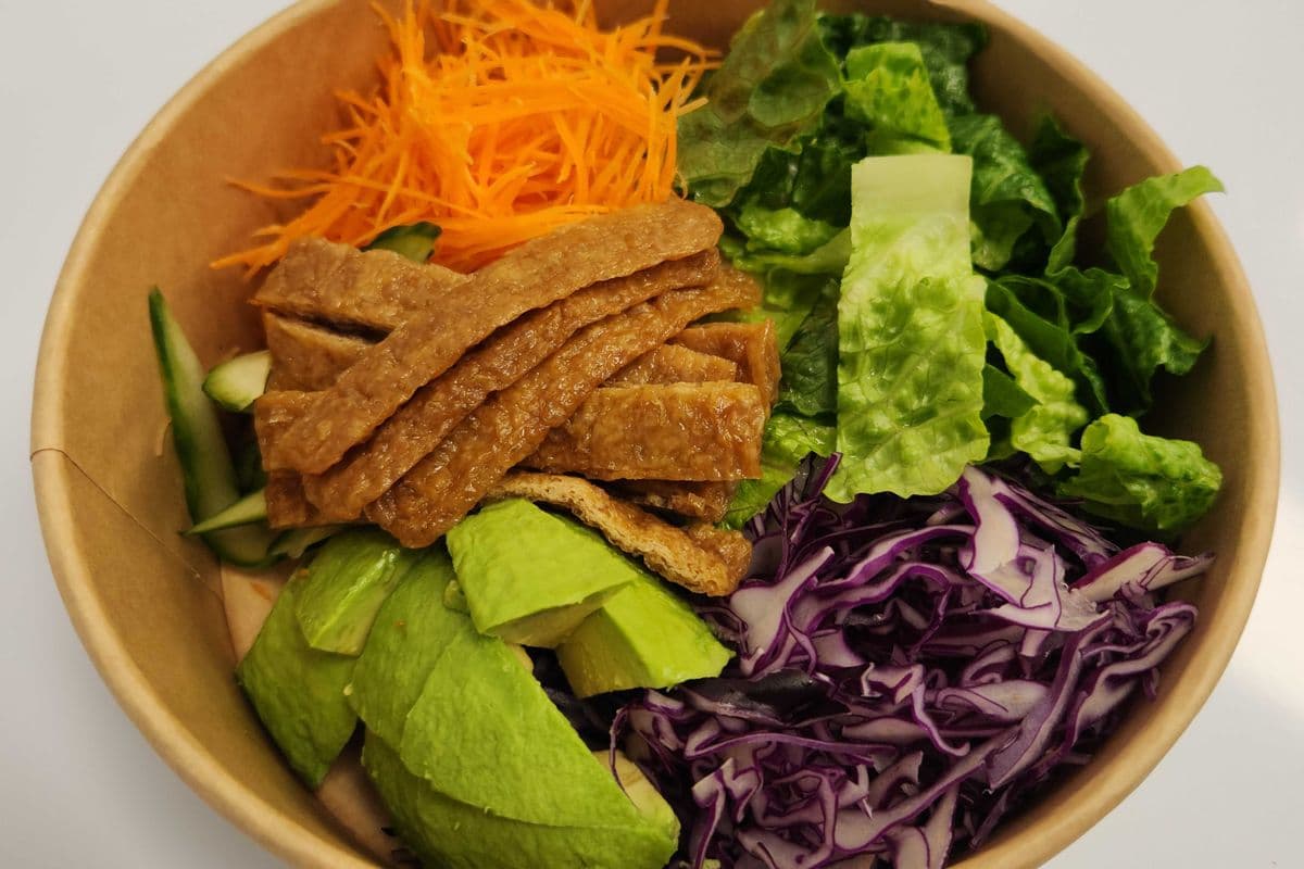 F6. Veggie Poke Bowl