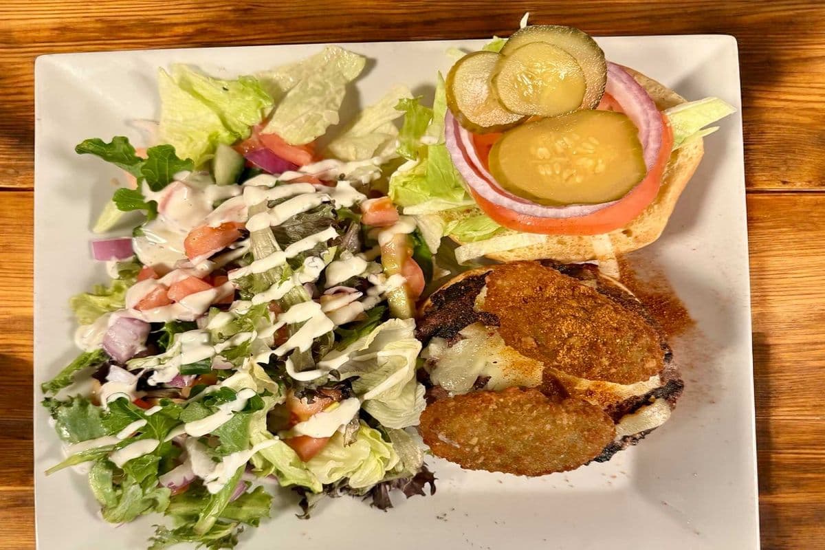Hala-Fe Burger (8 oz)