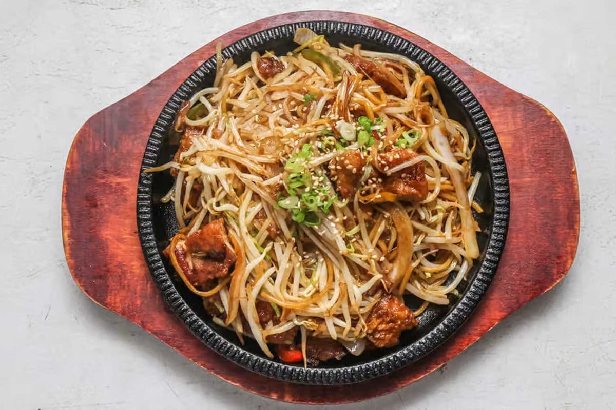 N8. Chicken Yaki Soba