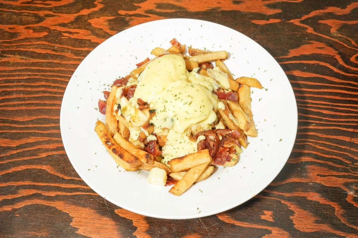 Rooster's Nest Poutine