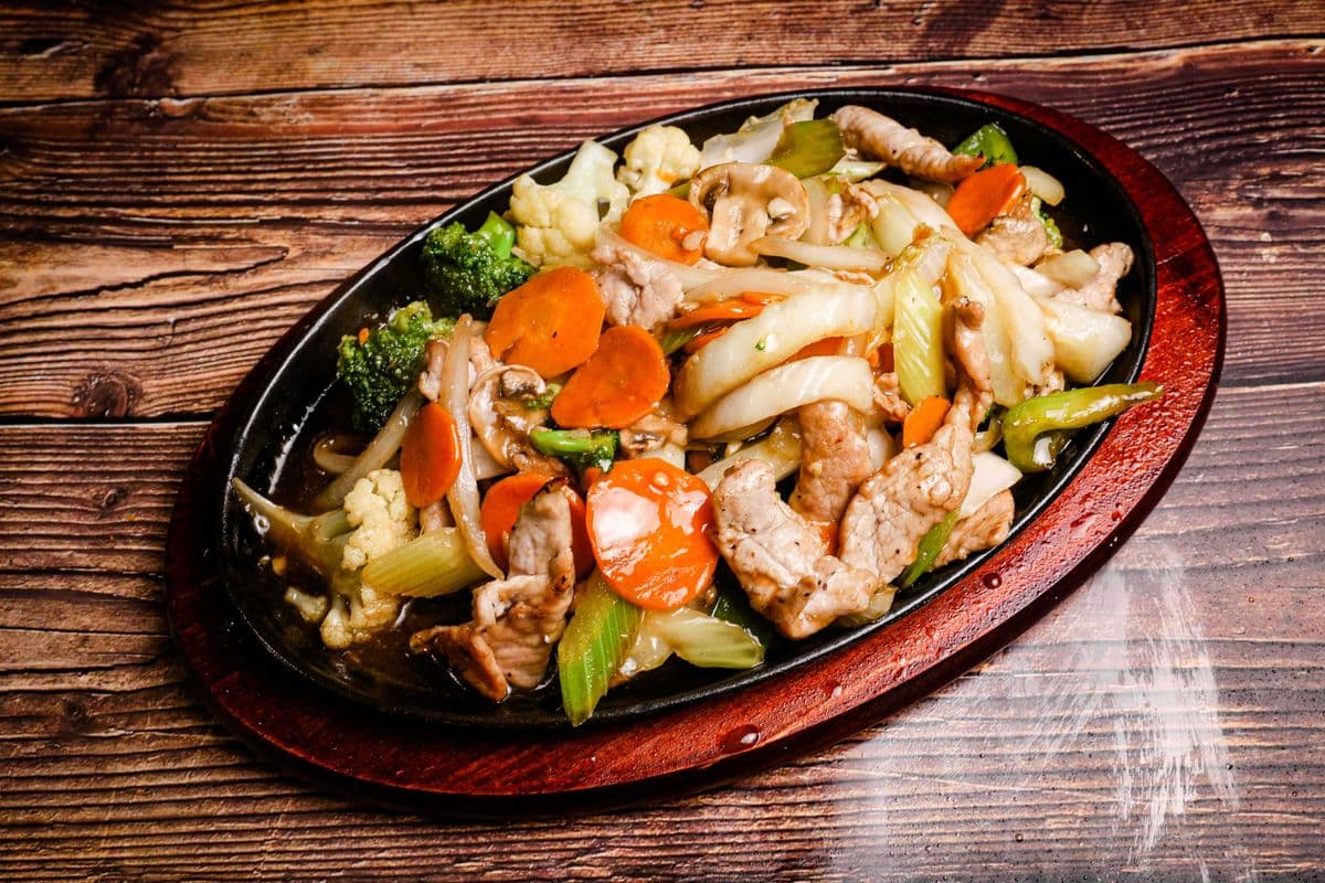 119. Sizzling Chicken, Pork, or Beef with Fresh Vegetables