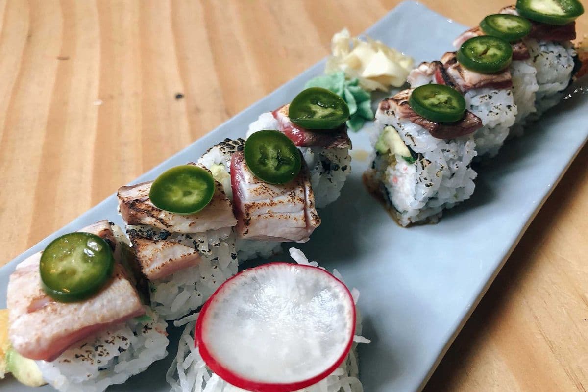 Hamachi Tataki Roll