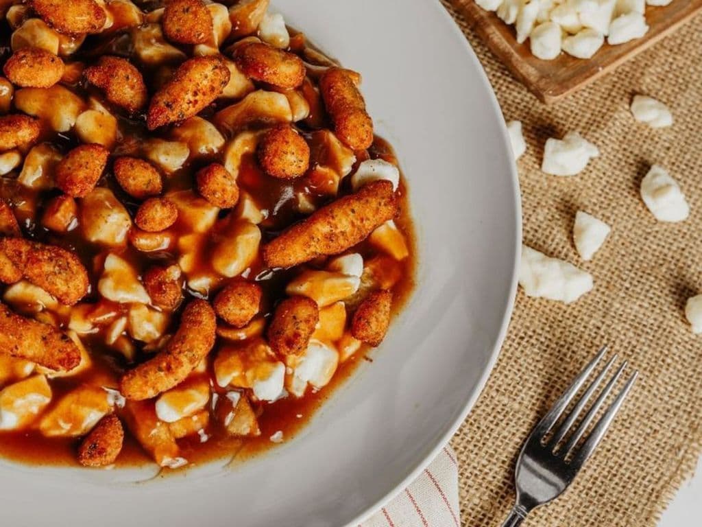 Petite Poutine Pop Curds / Small Pop Curds Poutine