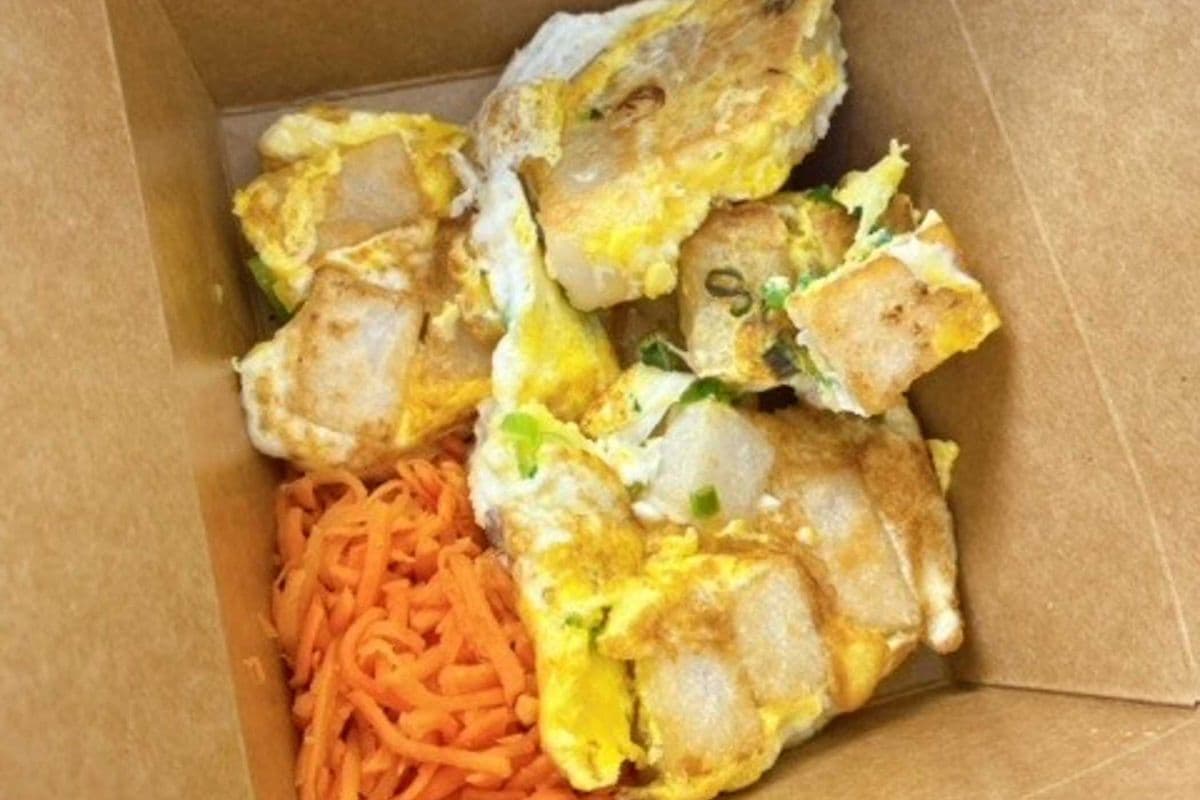 6. Vietnamese Rice Cake (Bot Chien)