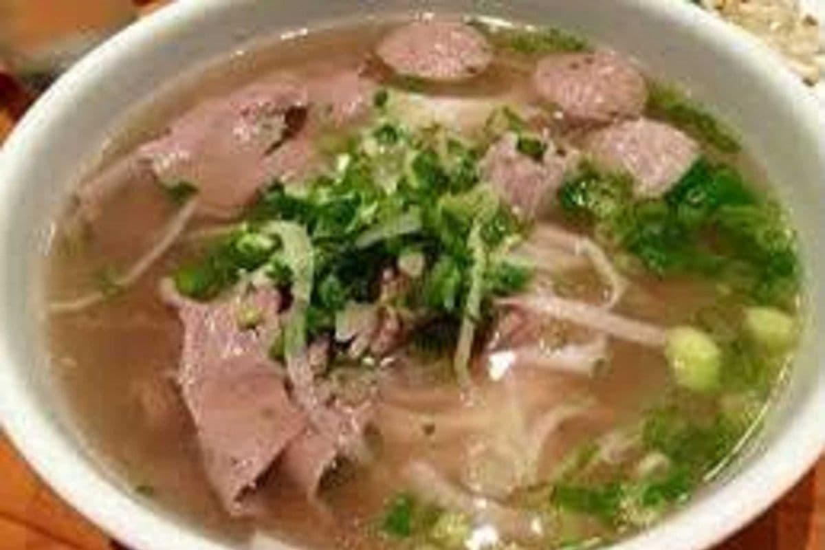 V11. Well-Done Beef and Beef Meatball Pho