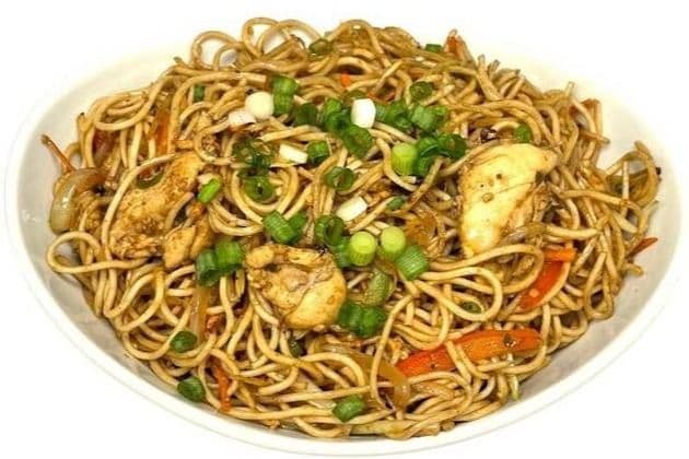 Poulet / Chicken Hakka Noodles