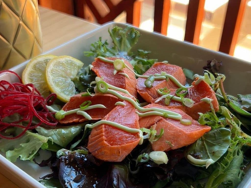 Salmon Tataki Salad