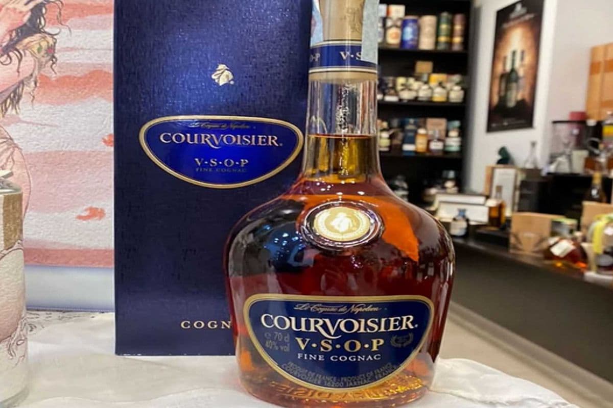 COURVOISIER VERY SUPERIOR OLD PALE (1 x 750ML)