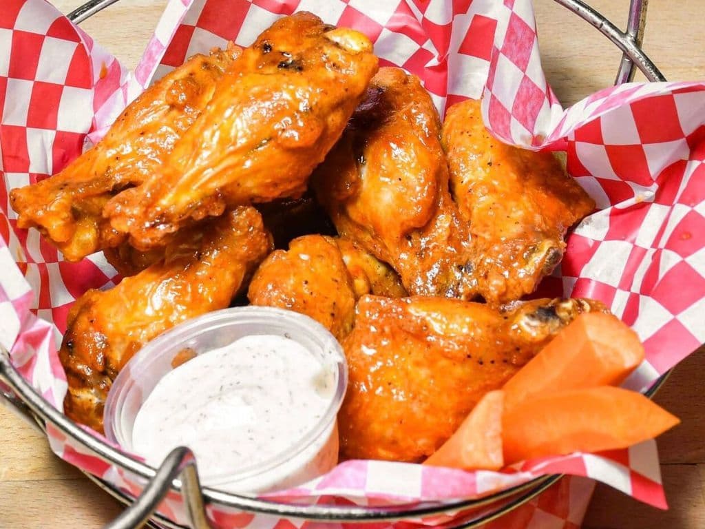 Single Wet, Fresh Ontario Chicken Wings