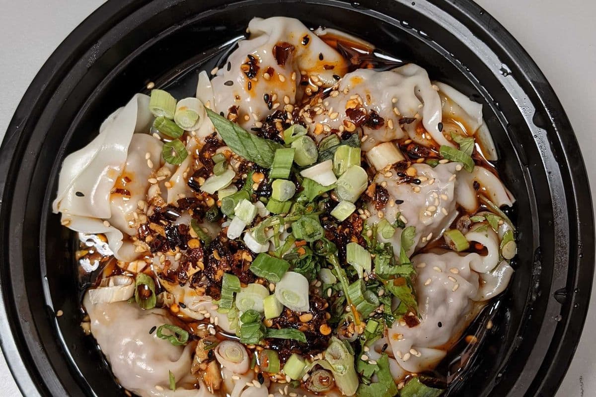 8. Wontons in Chili Oil (8) 红油馄饨
