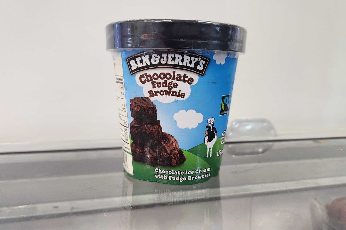 Ben and jerry cherry Garcia (473 ml) (473ml)