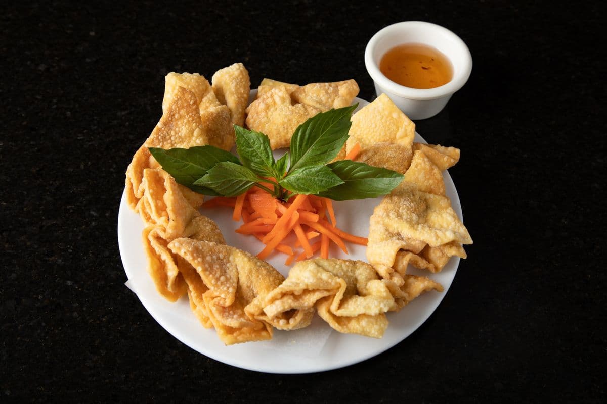 9. Deep-Fried Wontons - Hoanh Thanh Chien Gion (8 pcs)