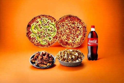 Méga promotion 2 : Inclus 2 pizzas 12 po (3 ingrédients au choix), 10 ailes de poulet, 1 grande poutine, et 1 liqueur 2L