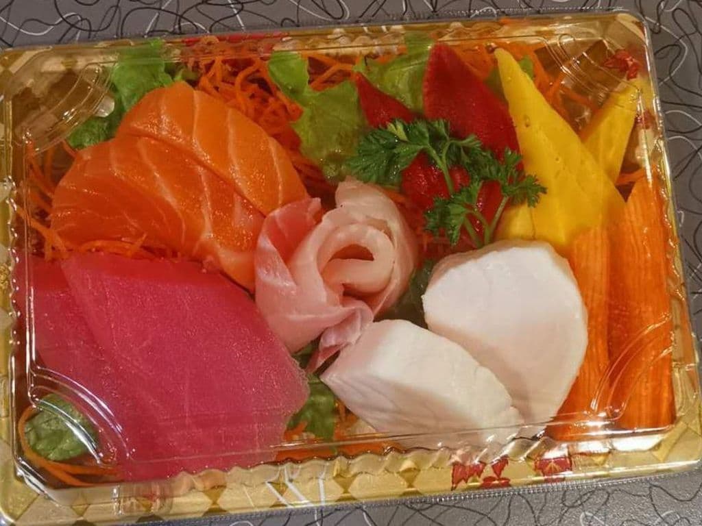 Small Sashimi Set (12pcs)
