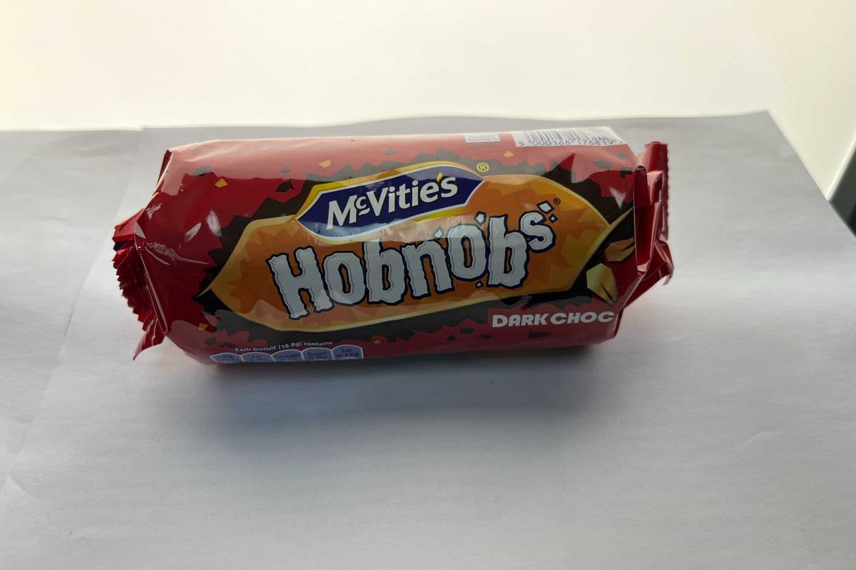 McVities Hobnobs Dark Chocolate 262G