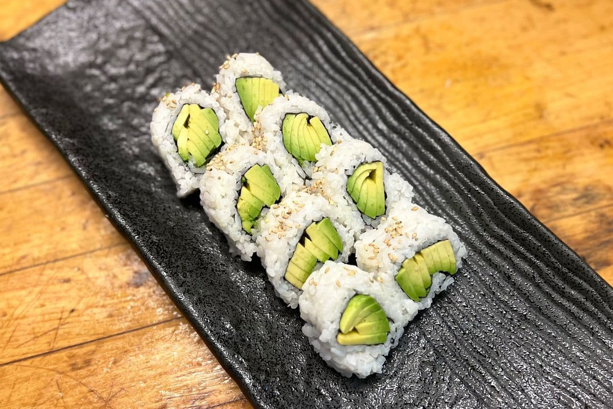 Avocado Roll (8 pcs)