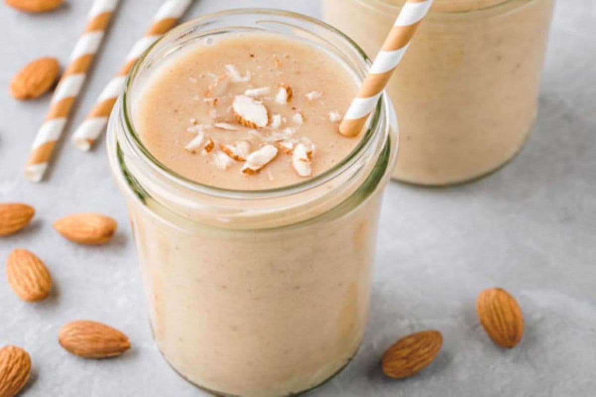 Vanilla Almond Shake (24oz)