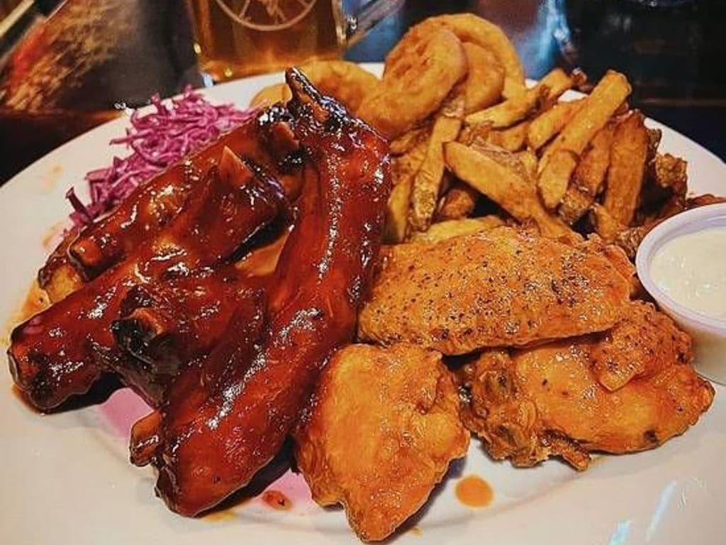 Double Dipped Back Ribs & Wing Combo