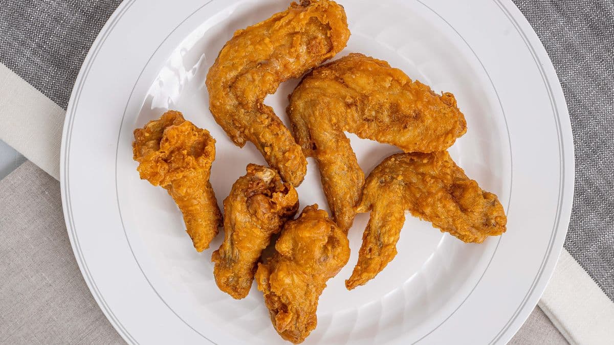 Breaded Chicken Wings (6 Pieces)