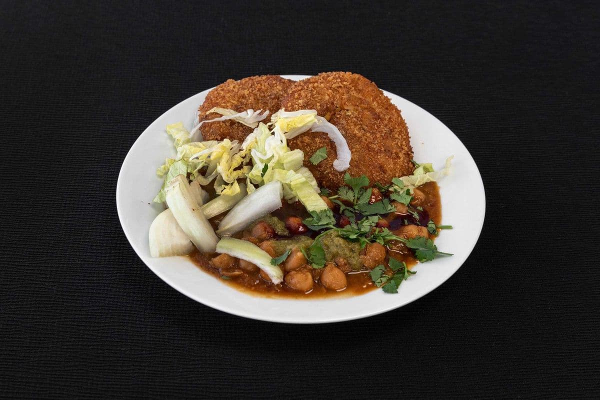 Aloo Tikki Chaat With Chana