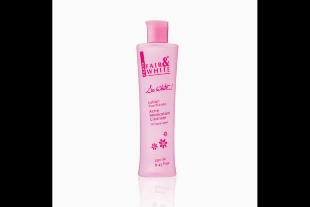 FW So White Acne Medication Cleanser (250 ml)