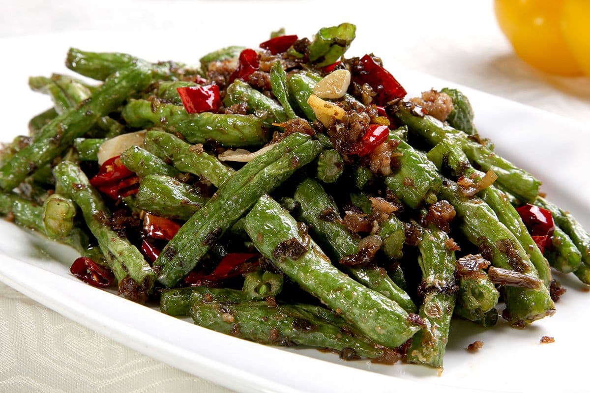 105 Sichuan Dry Fried Green Beans with Minced Pork 干煸四季豆(肉碎)
