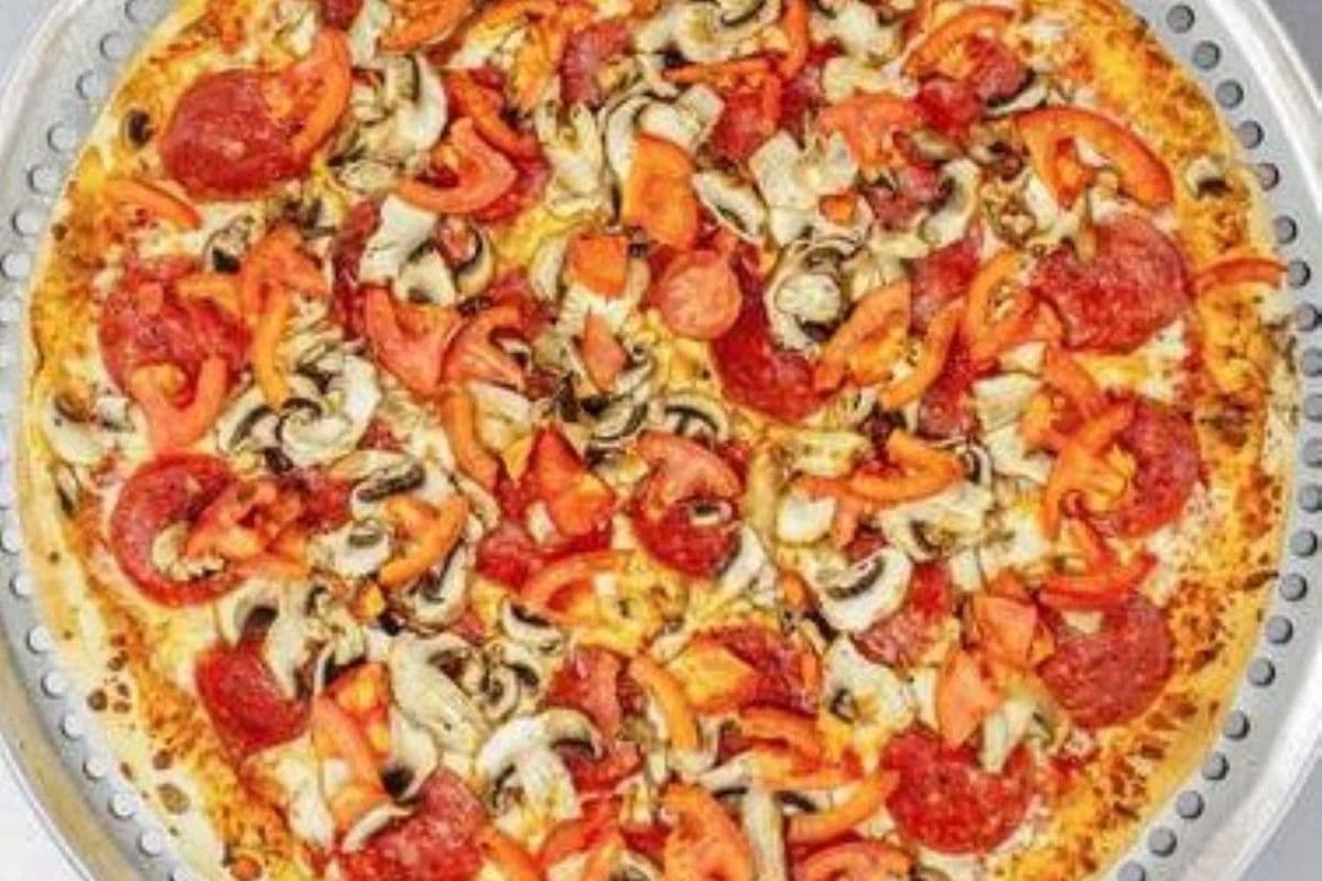 Medium Build Your Pizza (8 Slices)