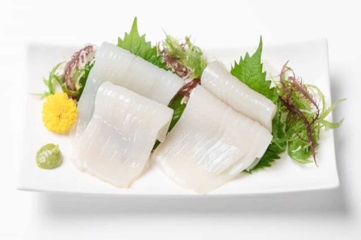 51. Ika Sashimi (6 pcs)